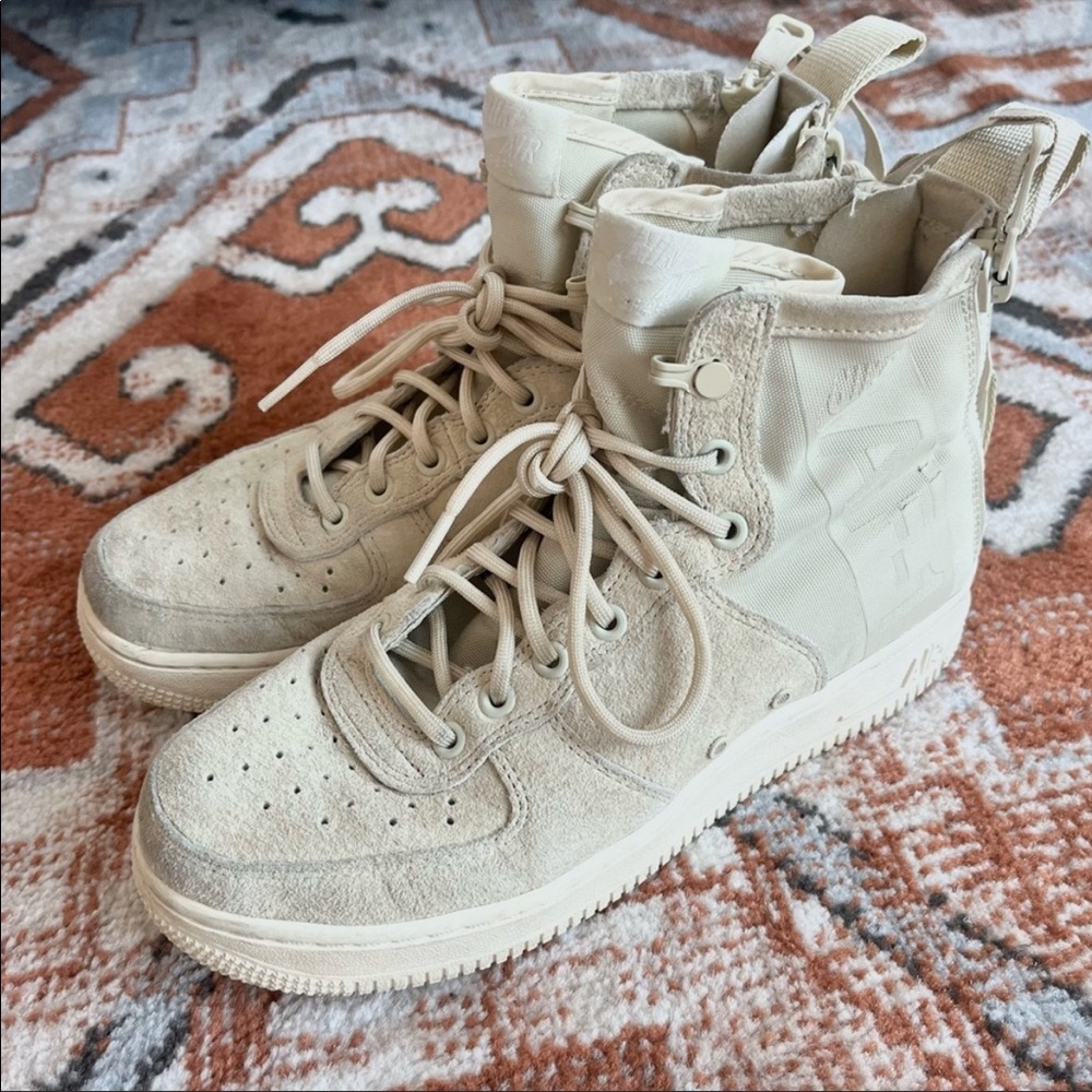 🖤 Nike Air Force 1s